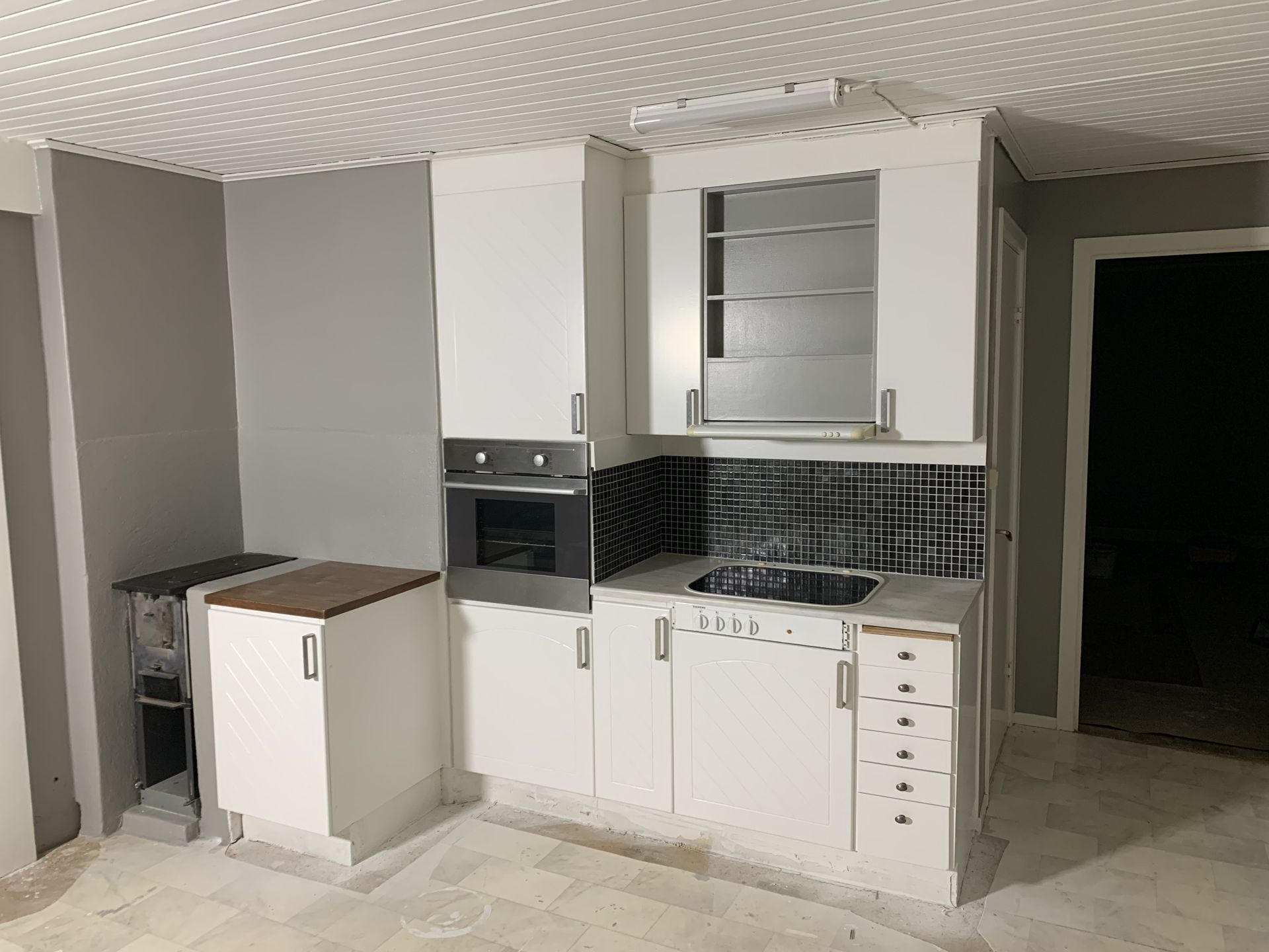 Kitchen Gulahuset by JB Build and Fix Ltd, Dorset