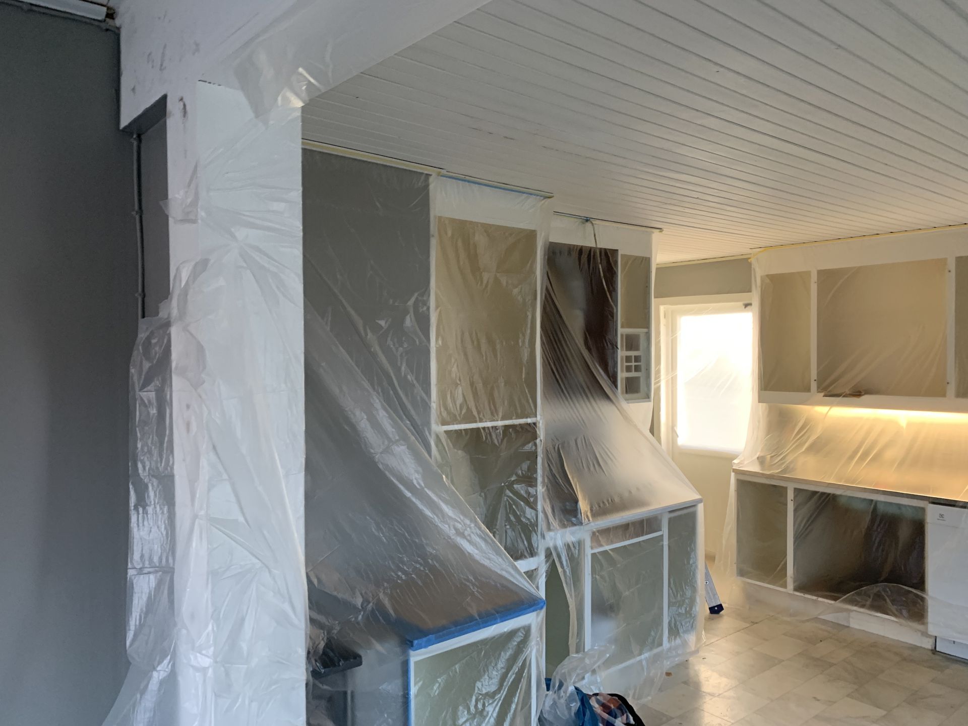 Kitchen Gulahuset by JB Build and Fix Ltd, Dorset