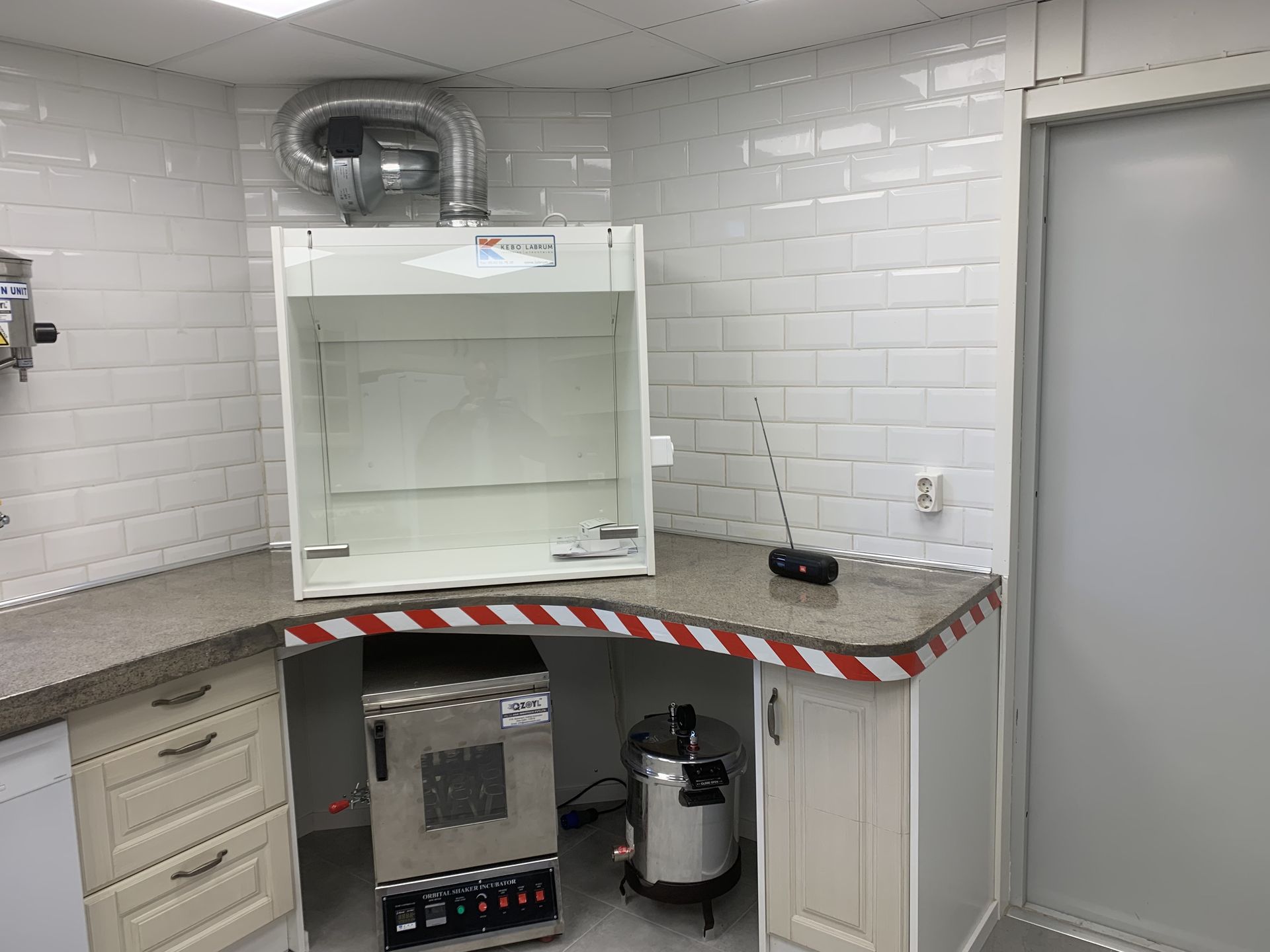 Kitchen Lab Stenakra by JB Build and Fix Ltd, Dorset