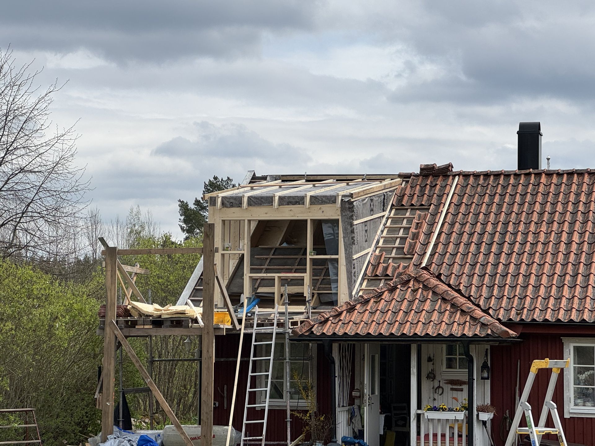 Roof Lillabjarsvik by JB Build and Fix Ltd, Dorset