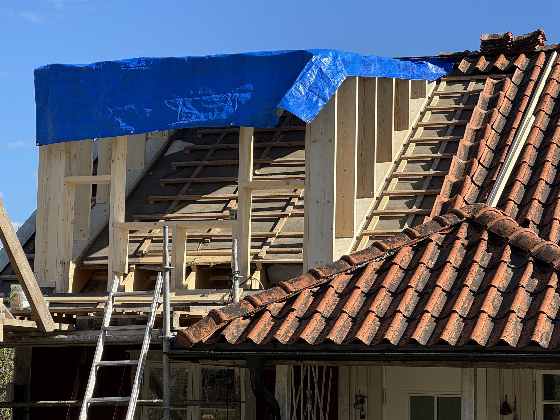 Roof Lillabjarsvik by JB Build and Fix Ltd, Dorset