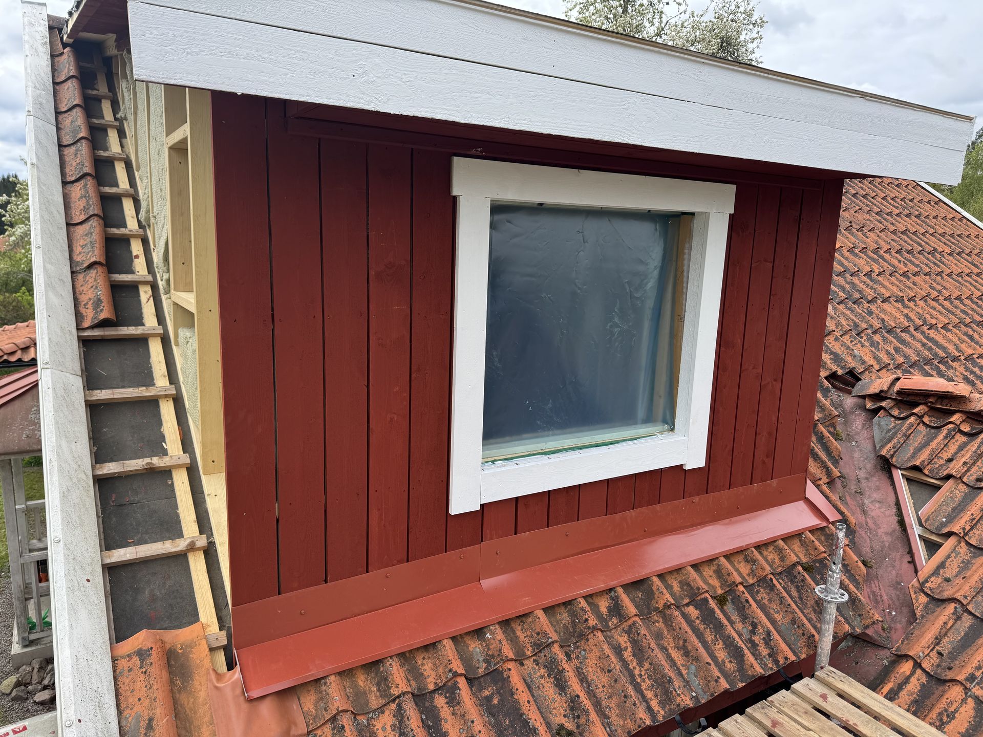 Roof Lillabjarsvik by JB Build and Fix Ltd, Dorset